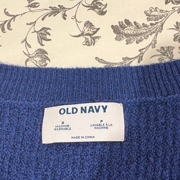 Old Navy Women's Deep Blue V-Neck Sweater - Picture 2 of 2